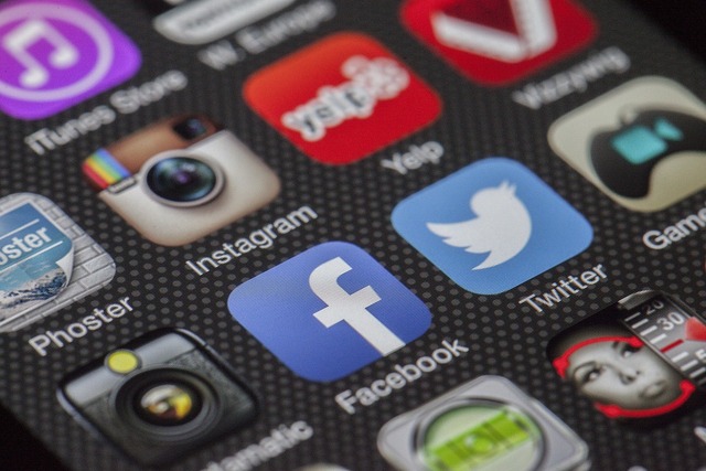 Interacción en redes sociales Perito informático y el acoso en redes sociales